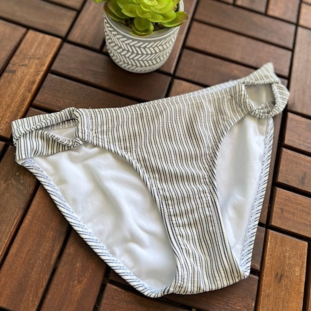 ✨LIKE NEW✨Xhililaration Blue & White Striped Bikini Bottom - Size Womens Small